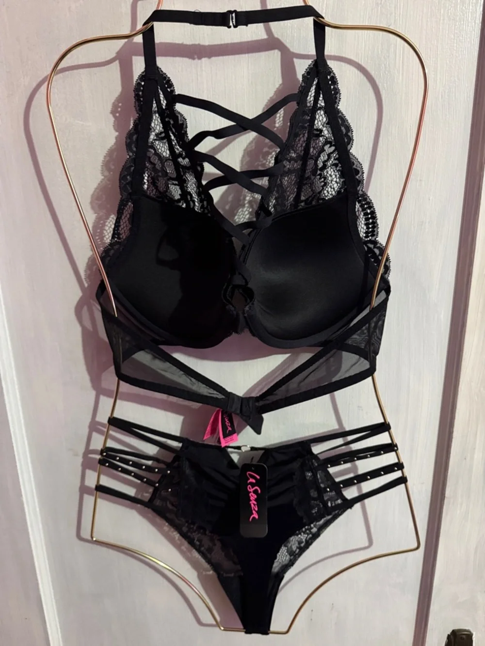 La SENZA  Lace Strappy Halter Bra & Strappy Thong - Picture 3 of 3